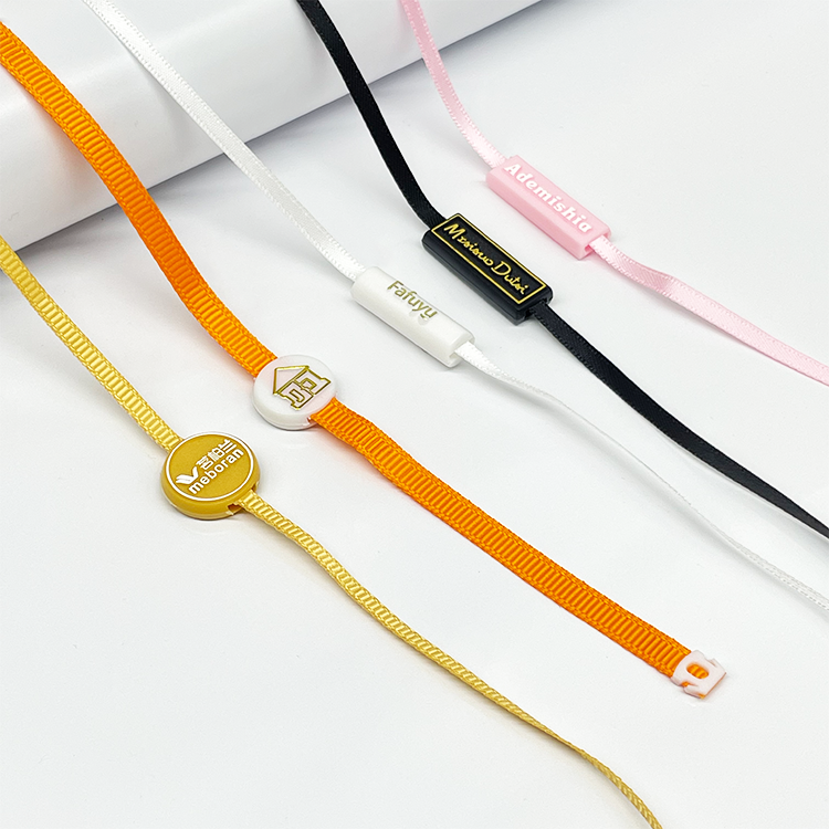 1792575680681419.png hang beads (2).png